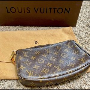 Authentic and used with love Louis Vuitton Pochette